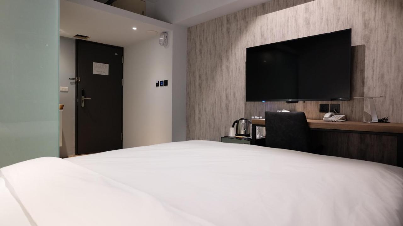 Doudian Ddinn Hotel Taichung Bagian luar foto