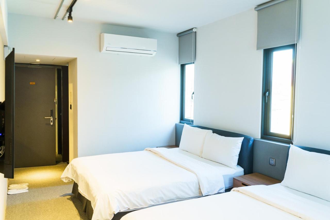 Doudian Ddinn Hotel Taichung Bagian luar foto