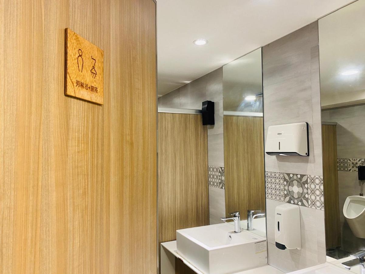 Doudian Ddinn Hotel Taichung Bagian luar foto