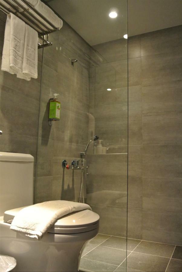 Doudian Ddinn Hotel Taichung Bagian luar foto