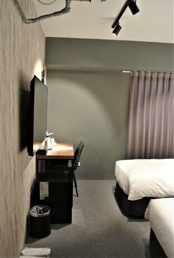 Doudian Ddinn Hotel Taichung Bagian luar foto