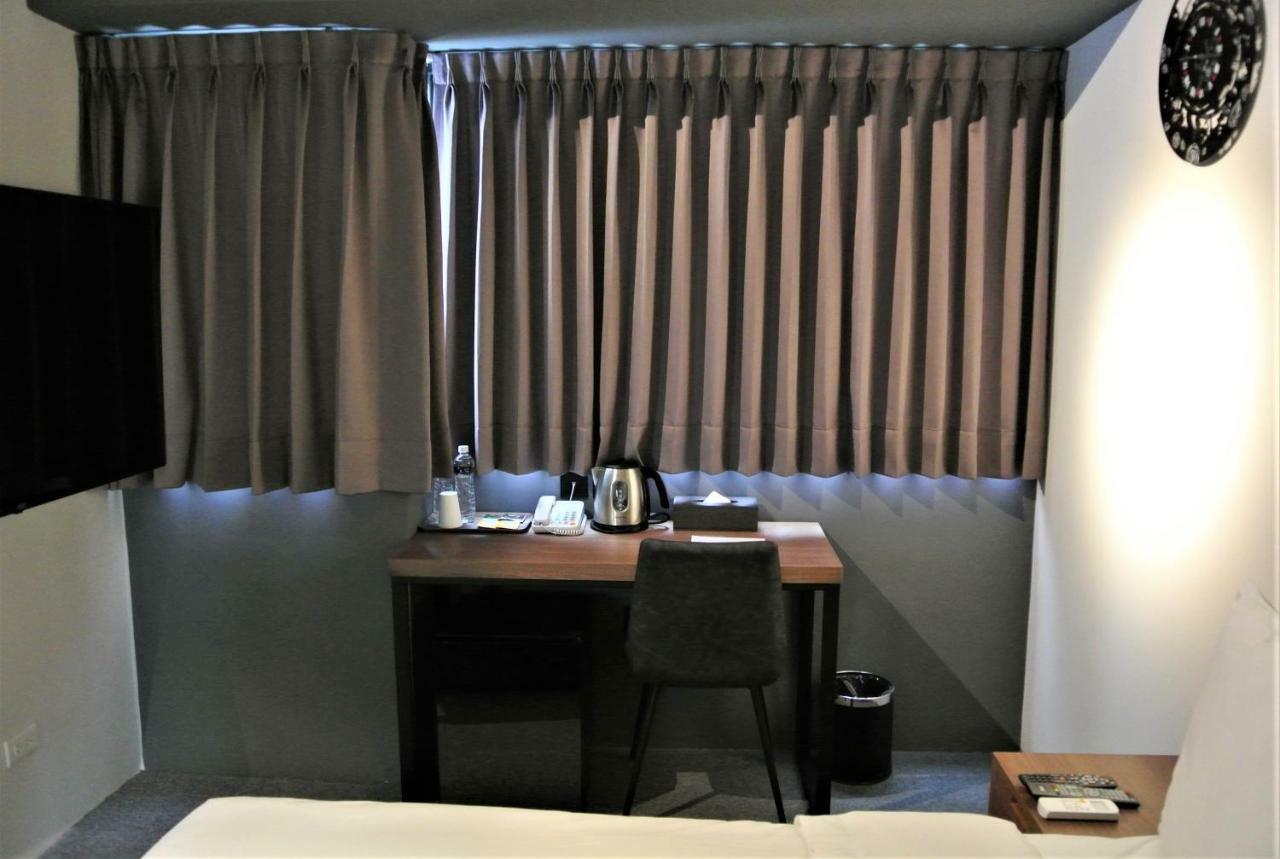 Doudian Ddinn Hotel Taichung Bagian luar foto