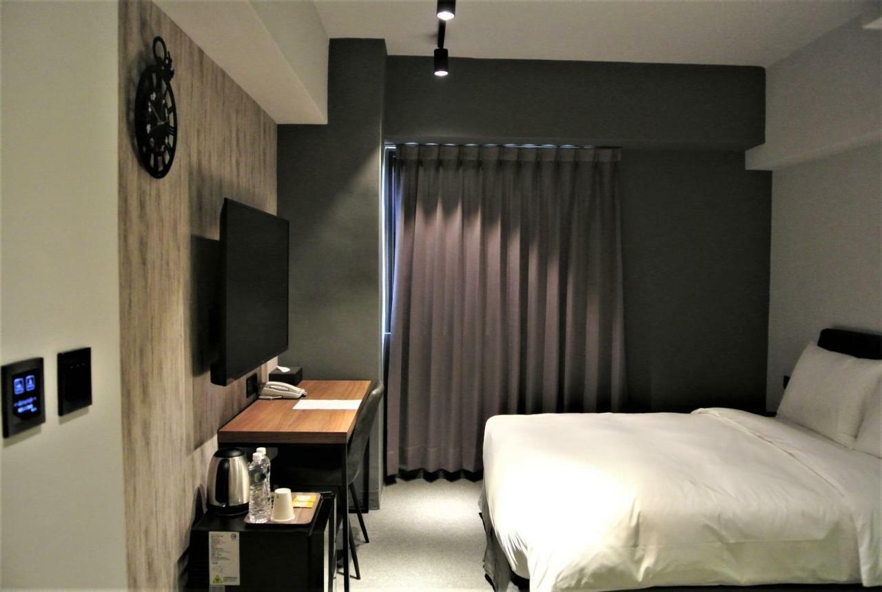 Doudian Ddinn Hotel Taichung Bagian luar foto