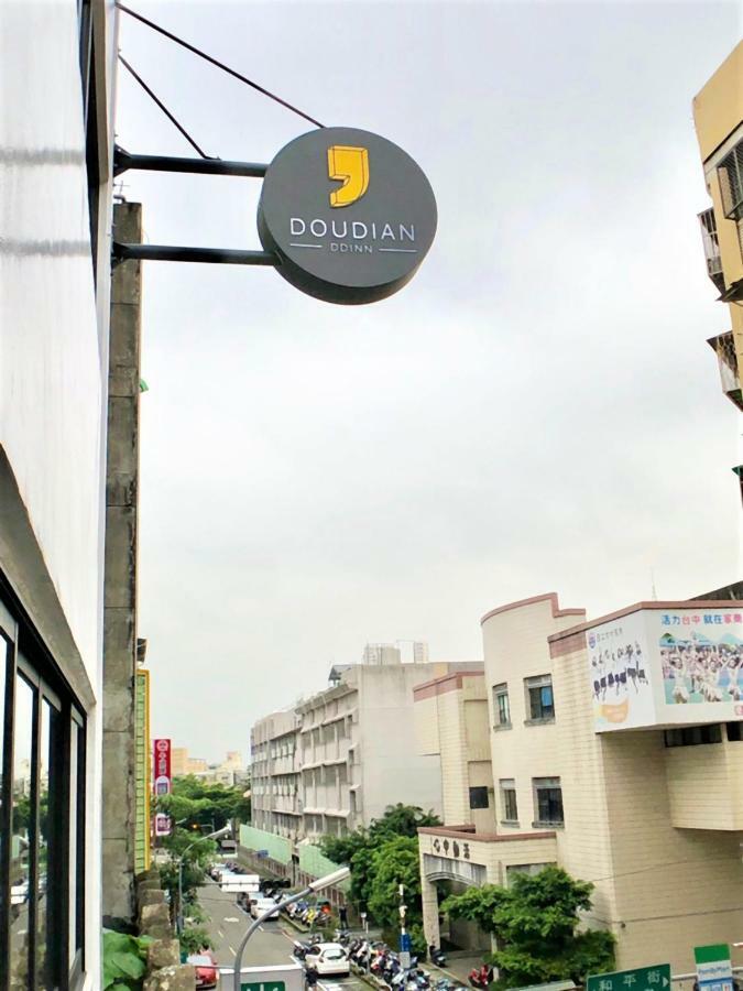 Doudian Ddinn Hotel Taichung Bagian luar foto