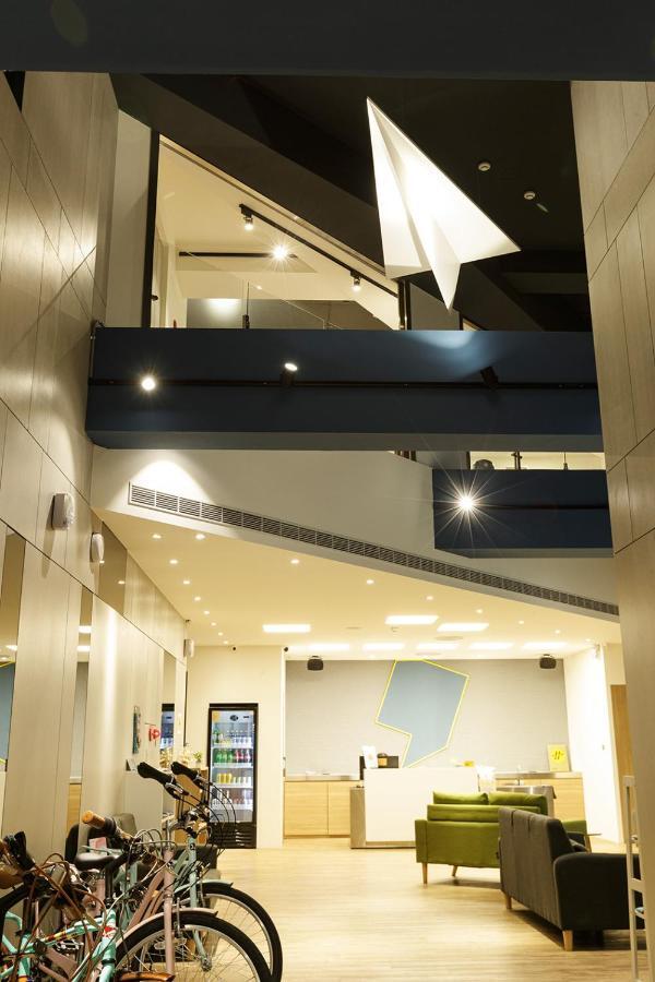 Doudian Ddinn Hotel Taichung Bagian luar foto